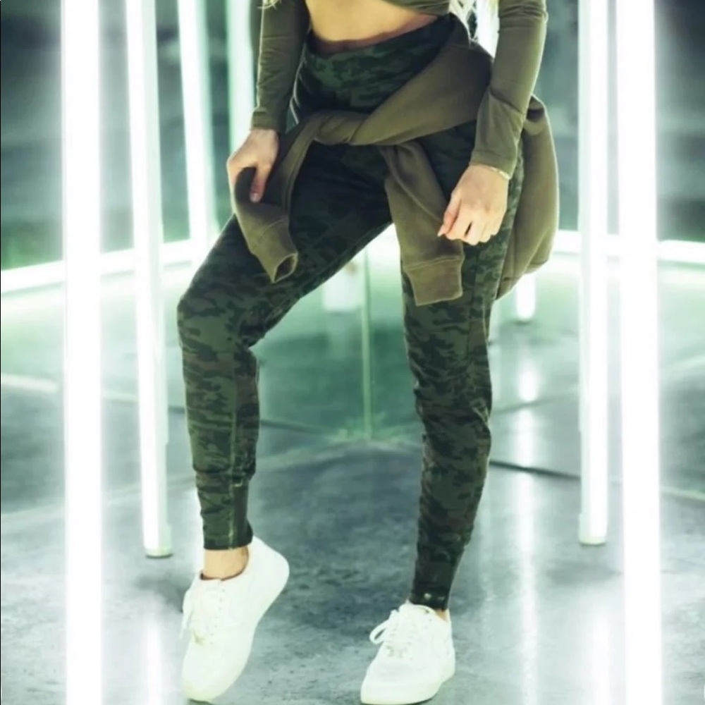 Alphalete Premium Pro-Elite Jogger Muted Camo